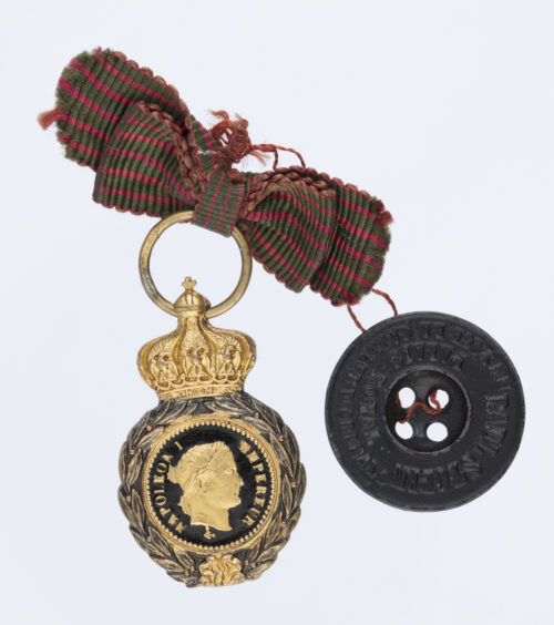 9. A miniature of the Saint Helena Medal to be worn in a boutonniere